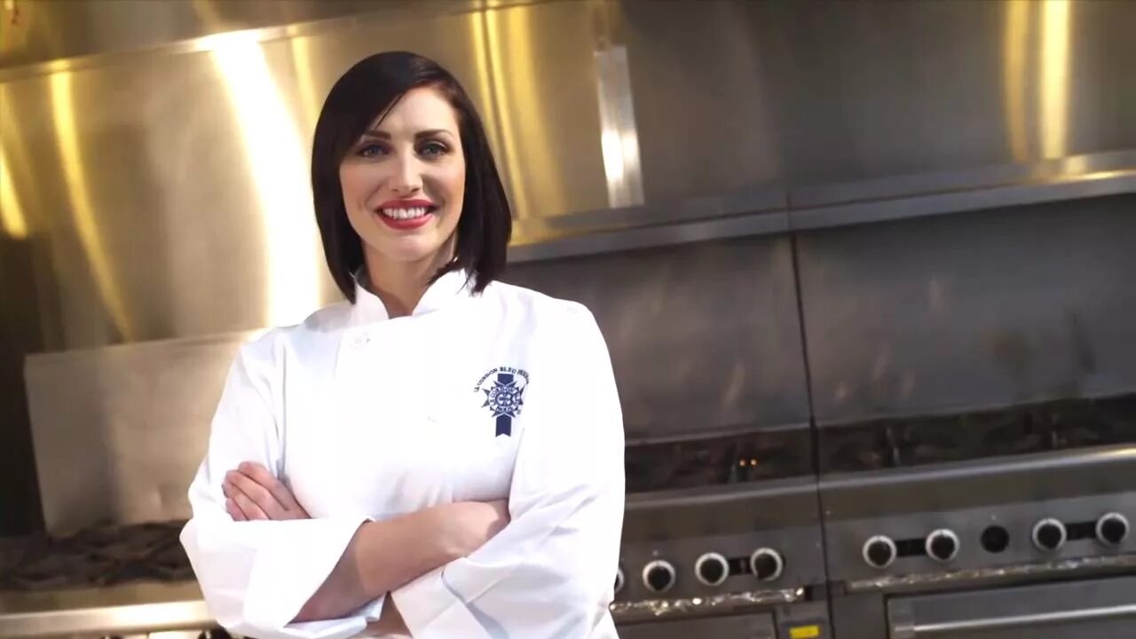 Холли угальде инстаграм. Угальде видео. Угальде видео. Угальде видео. Унакс угальде торс.