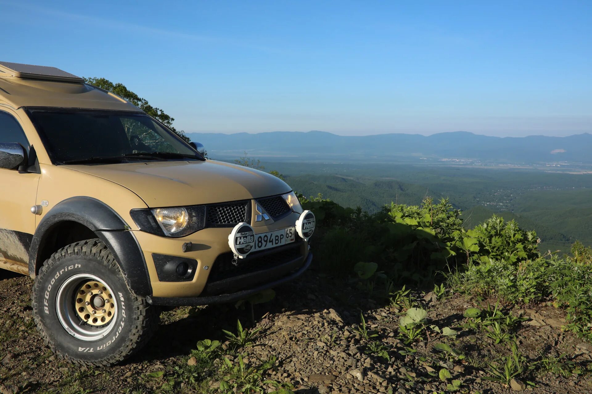 Полный привод л200. Mitsubishi l200. Мицубиси л200 броневик. Mitsubishi l200 броневик. Практик 19274 Митсубиси l200.