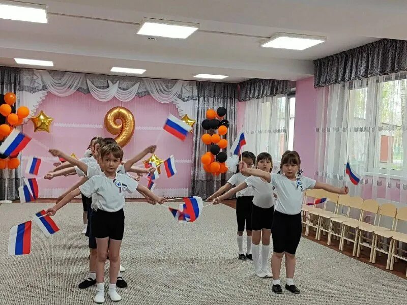 мбоу чистогорская сош новокузнецкого района. дом творчества чистогорск 101. чистогорск площадь. директор школы чистогорск. посёлок чистогорский население.