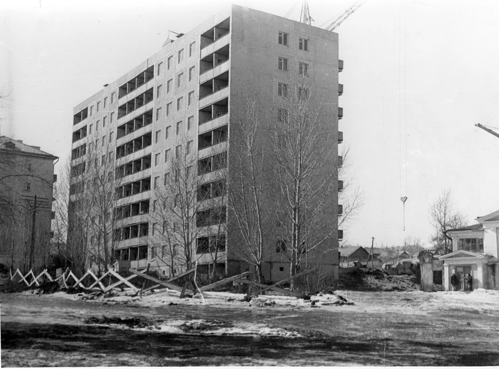 Дома 1990 года. Вольск ул.1 мая. годы постройки домов балаково. старые девятиэтажки заринск. какого года строилась девятиэтажка.