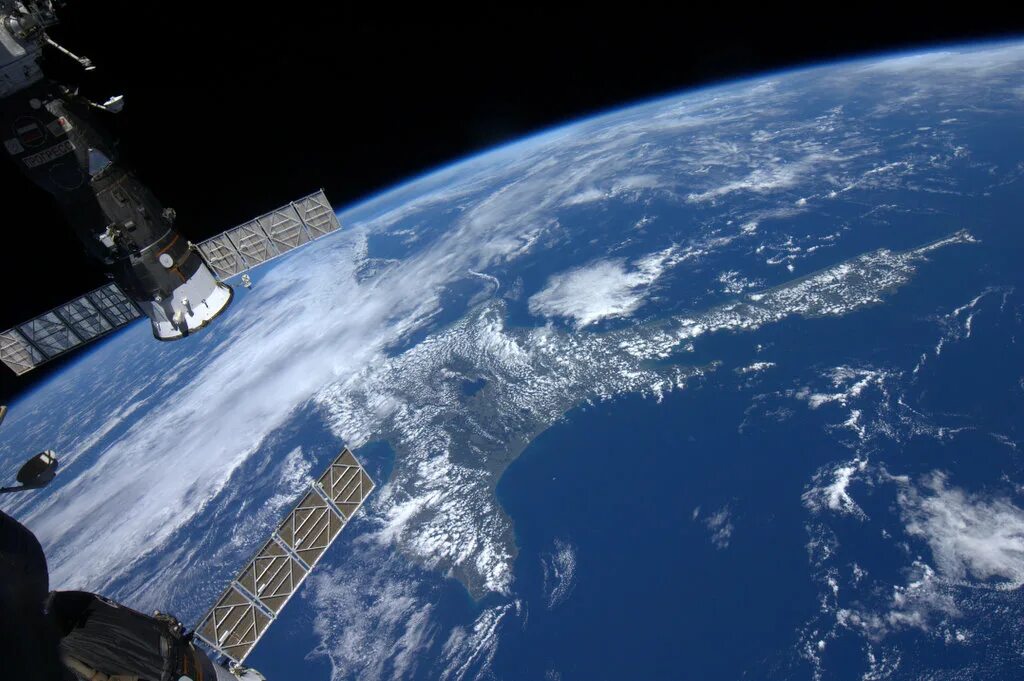 Информация в реальном времени. О земле и космосе. Снимки из космоса. Вид земли с космоса. Снимки земли со спутника.