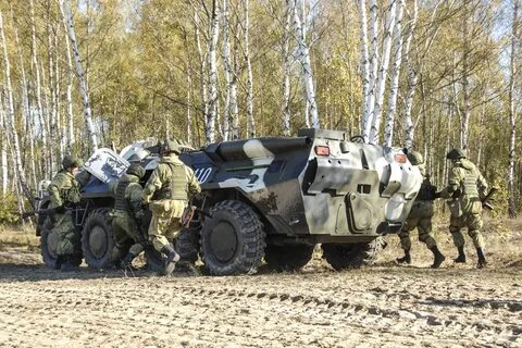 Высадка личного состава из машин может производиться
