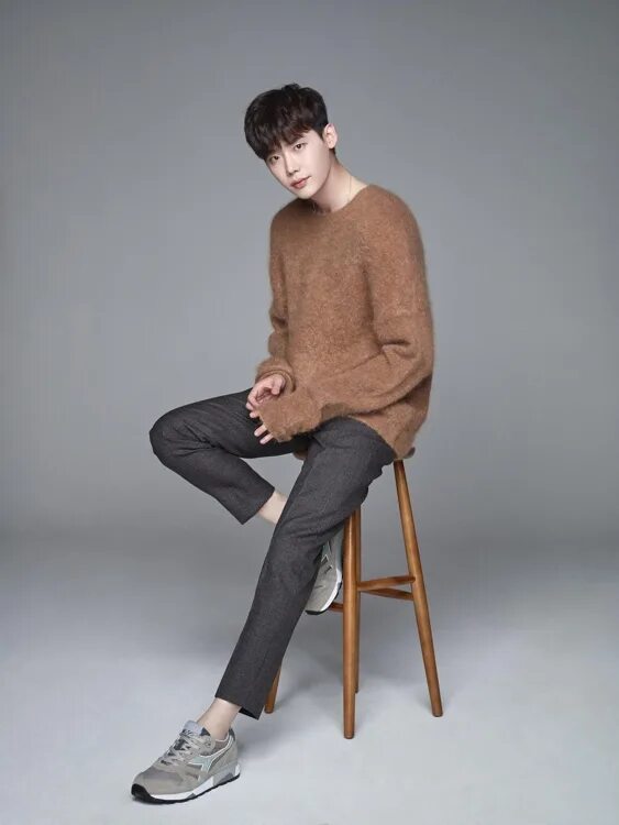 Lee jong suk фотосессии. Ли джон сок в полный рост. Ли чон сок 2021. Ли чон сок в костюме. Ли чон сок в полный рост.