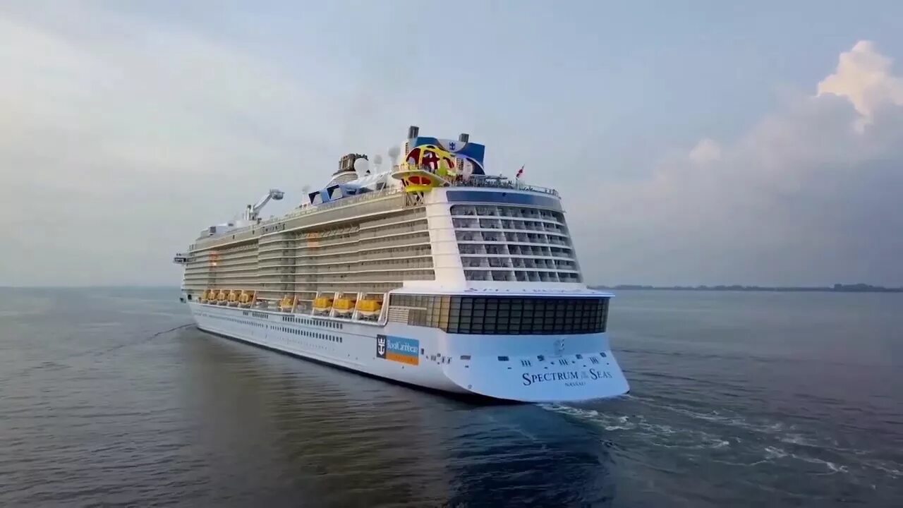 Морской лайнер. Msc virtuosa дубаи. Круиз на 2019 год. Msc новый лайнер 2019. Круизная компания silversea.