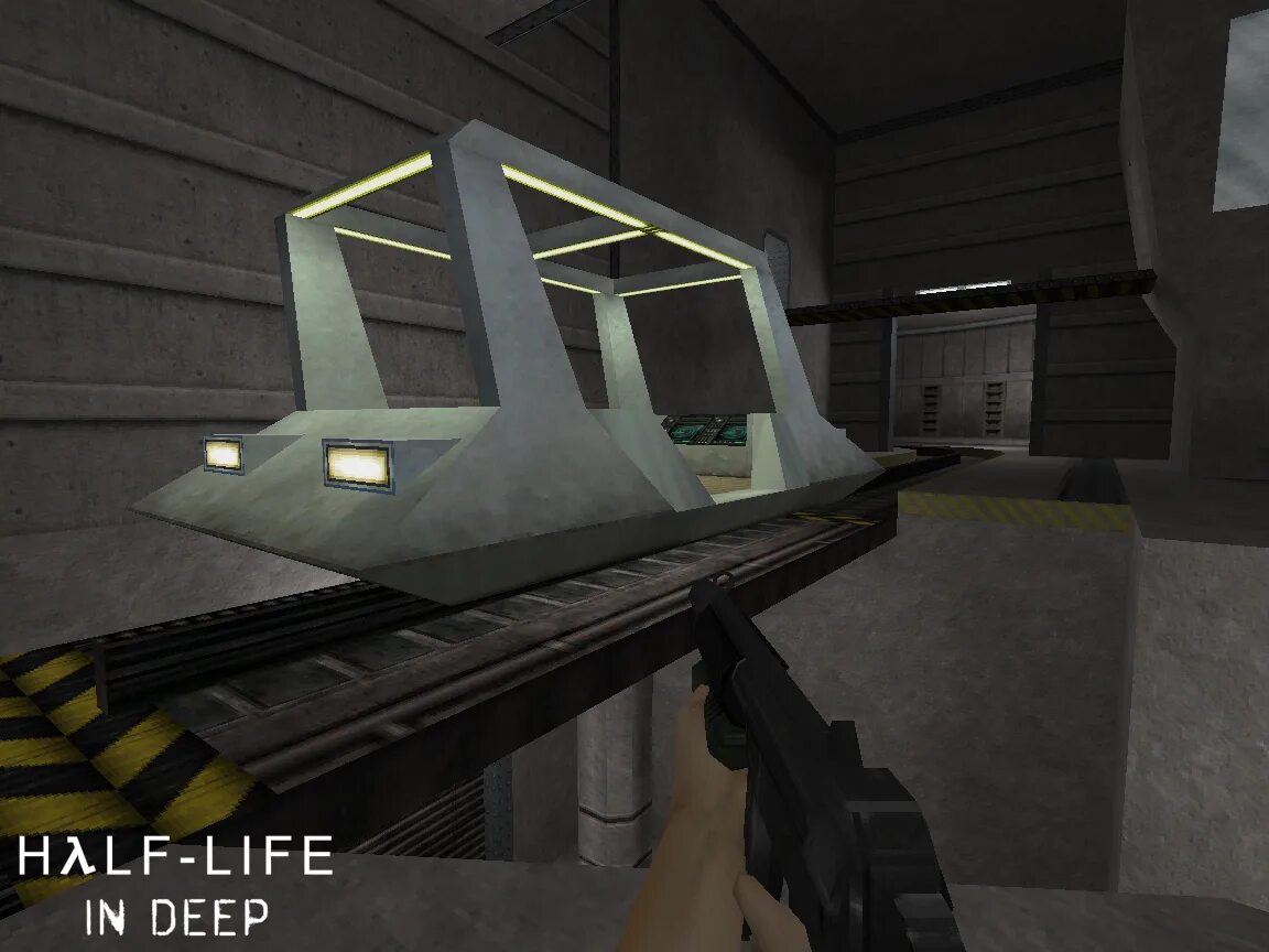 Half life xash3d. Халф лайф 1 поезд. Half Life 1 модернизированная. Half Life 2 Props.