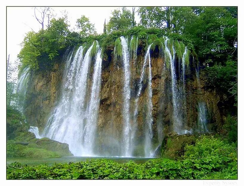 Сильный шум воды. Шум воды. Шум воды фото. Шум воды прекрасен. Шум воды звуки.