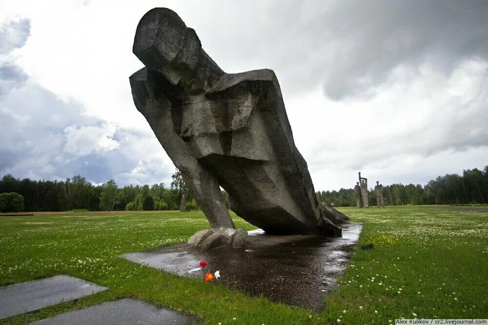 Саласпилсский концлагерь. Мемориальный комплекс в Латвии Саласпилс. Саласпилсский лагерь (Латвия).. Лагерь Саласпилс в Латвии.