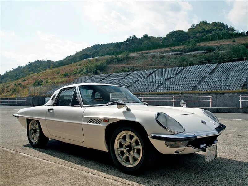 Машина. Машина особа. Rolls-royce cullinan двигатель. Гараж особого назначения. Водитель такси.