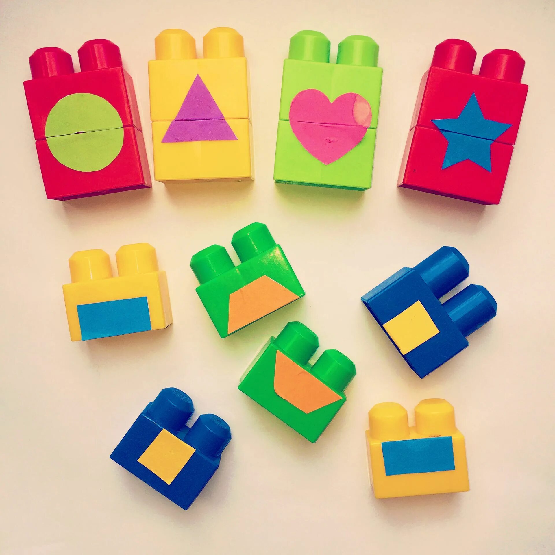 Shape matching. Формы для детского творчества. Разные игры для детей в формочки вставлять. Shapes Craft. Shape Blocks.