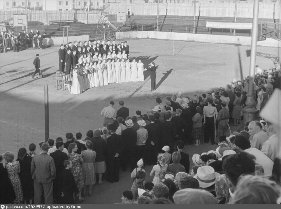 Стадион молот Пермь. Стадион молот Пермь концерты. Концерт 1960. Молотов Пермь 1960. Стадион молот