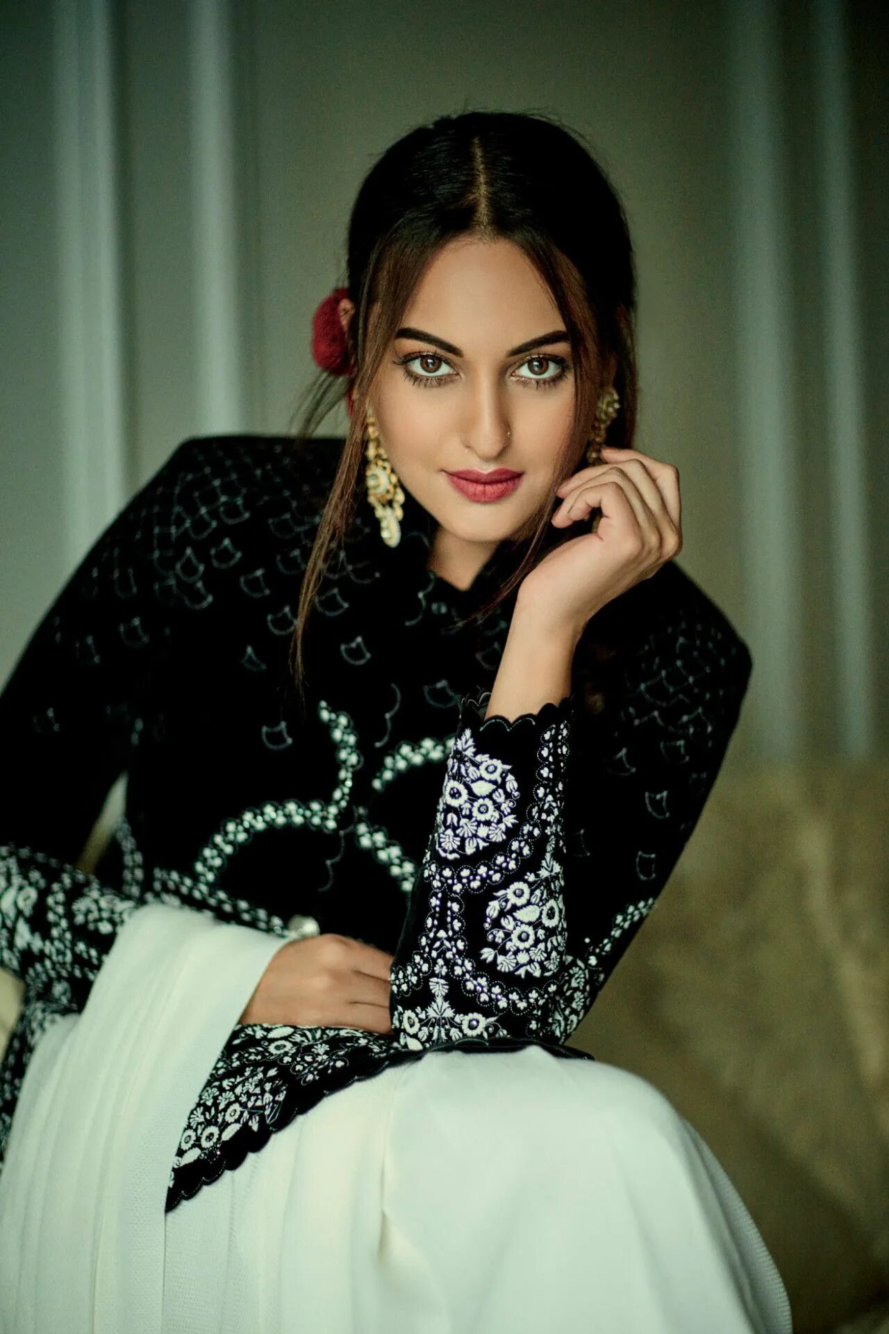 Сонакши синха. Sonakshi sinha. Сонакши синха behayo. Sonakshi sinha. Хинд актрисалари сонакши синха.