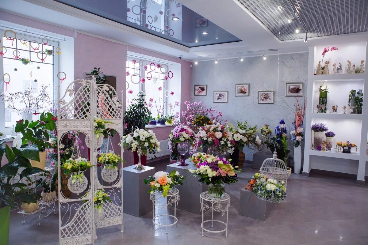 флористический стиль в интерьере. Potafiori в милане. студия флористического дизайна. витрина цветочного магазина. студия флористического дизайна.