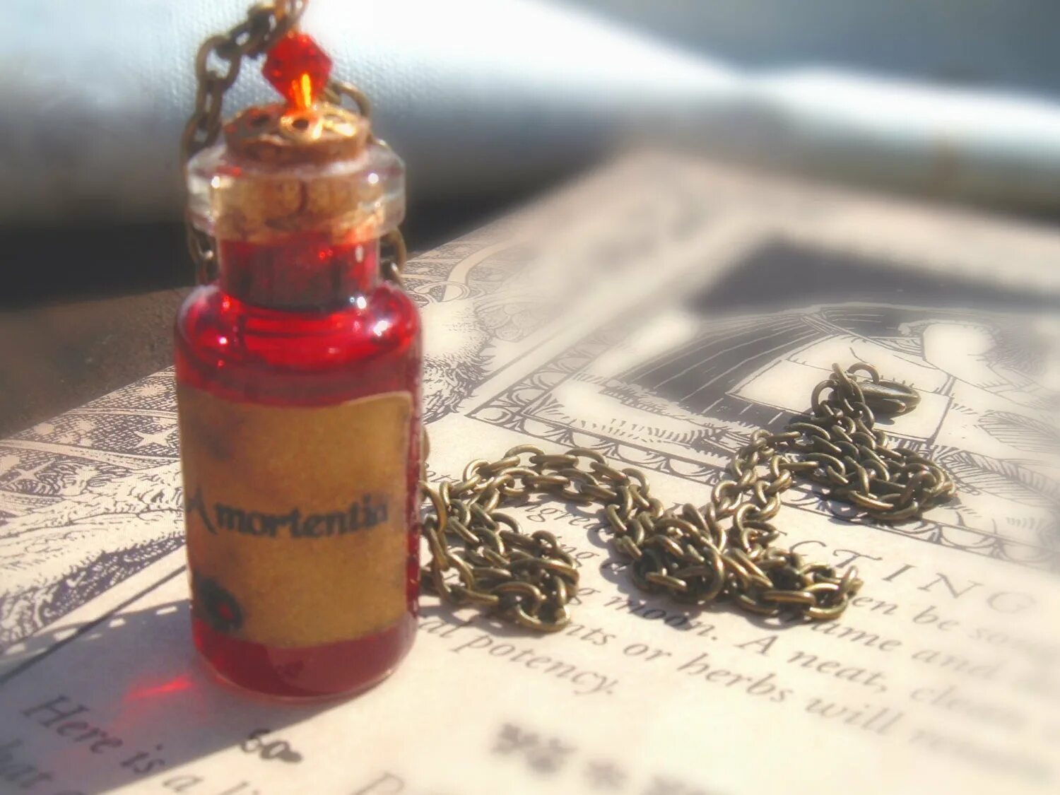 Этикетка эликсир любви. Амортенция этикетка. Амортенция этикетка. Амортенция это. Духи амортенция.