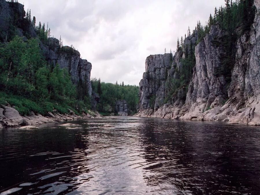 Инта харута зимник. Река шарью республики коми. Скала кольцо усинск. Шарьюский геологический памятник. Шарью усинск.