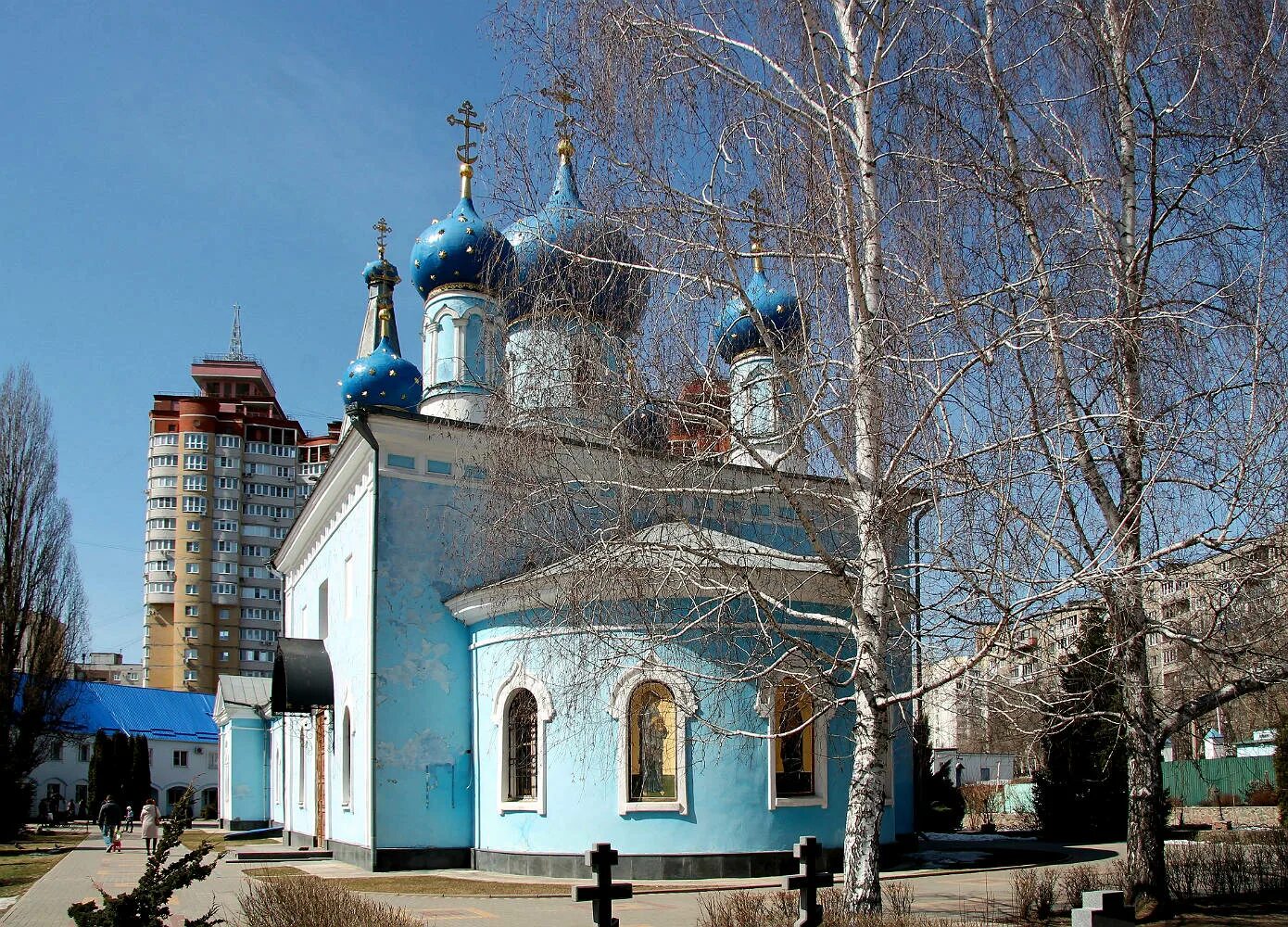 Храмы на левом берегу