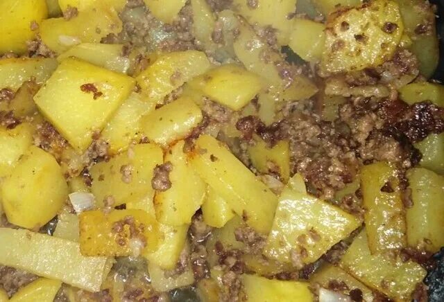 Жареная картошка с фаршем фото Жаренная картошка с мясом Люблю готовить Страна Мам