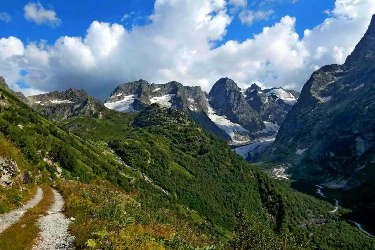 Карачаево-черкессия гора архыз. Город курорт теберда. Новый карачаево черкесия. Гора мусса ачитара. Силуэт гор карачаево черкесия.