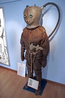 Первый костюм