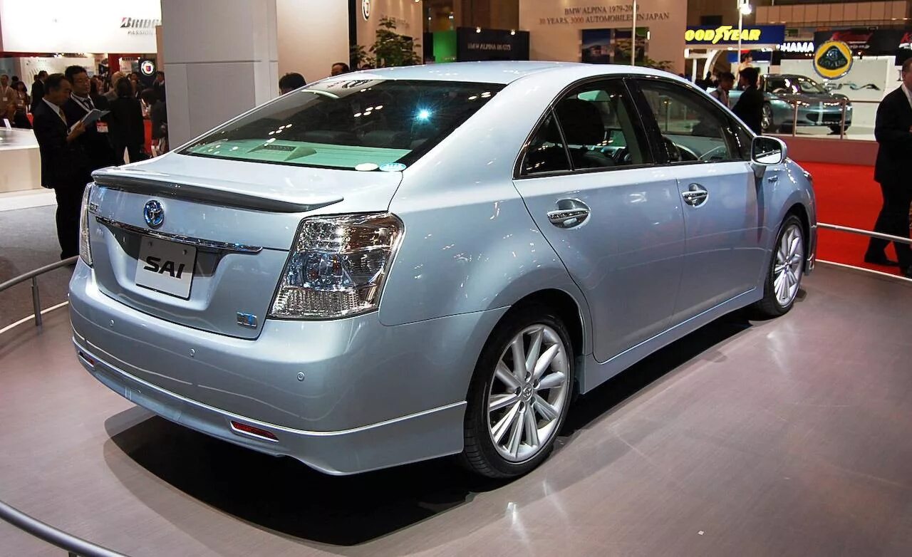 Тойота руками фото. Toyota sai 2015. toyota sai 2007. тойота саи гибрид 2015. седан тойота сай.