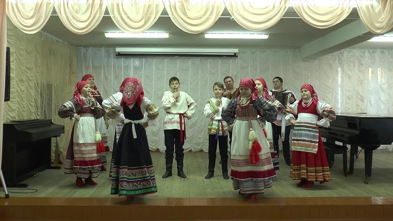 Ансамбль звонкие планочки глазов. Ансамбль потешки терновка. Народный вокал. Ансамбль потешки. Встреча фольклорных коллективов.