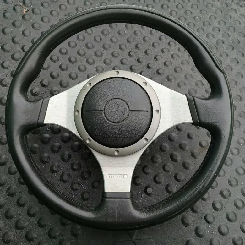 Руль лансер 9 дорестайл. Руль лансер 9. Руль момо lancer титан. Руль lancer evo 9. Руль mitsubishi lancer 9.