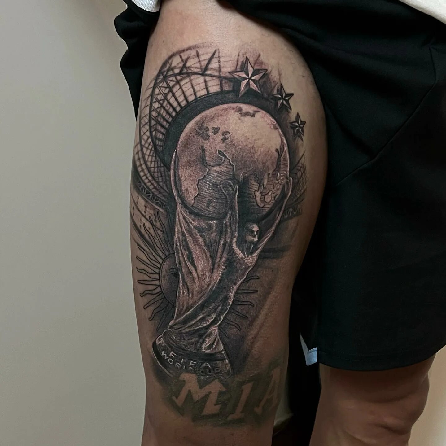Модные тату 2022. Женские татуировки 2022. Tattoo 2022. Татуировки женские 2022 года. Женские татуировки на руке 2022.