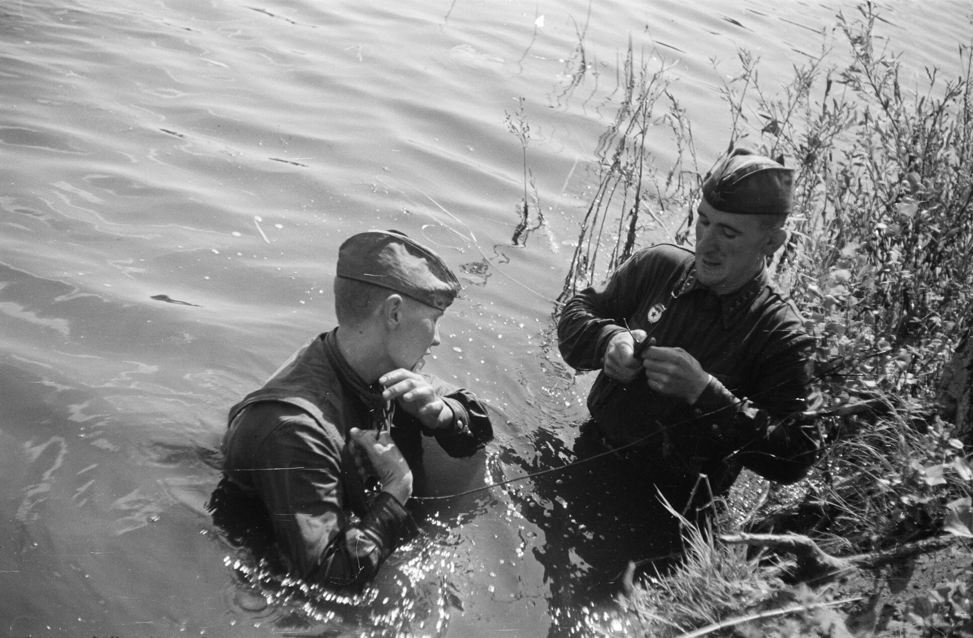 Связист 1941. Связисты Великой Отечественной. Связисты на войне 1941-1945. Связисты в годы Великой Отечественной войны. Бои связистов