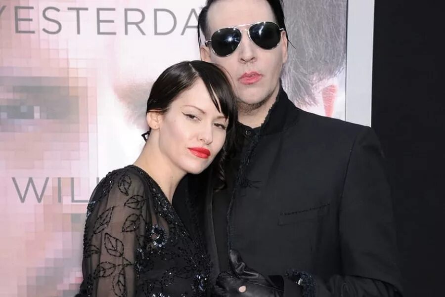 Линдси юсич 2020. Линдси юсич с сестрой. Линдси юсич. Мэрилин мэнсон и линдси юсич. Линдси юсич 2021.