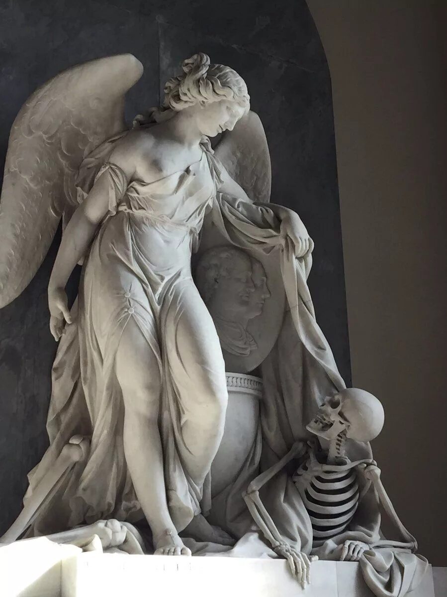 Скульптура Бернини ангел. Скульптура ангела Возрождение Микеланджело. Статуи эпохи Ренессанса. Скульптура ангел Ренессанс.
