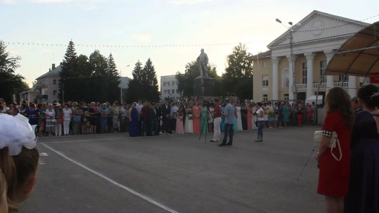 Похвистнево выпускной. Школа 3 Похвистнево. Гимназия Байменова Похвистнево. Гимназия 1 Похвистнево.