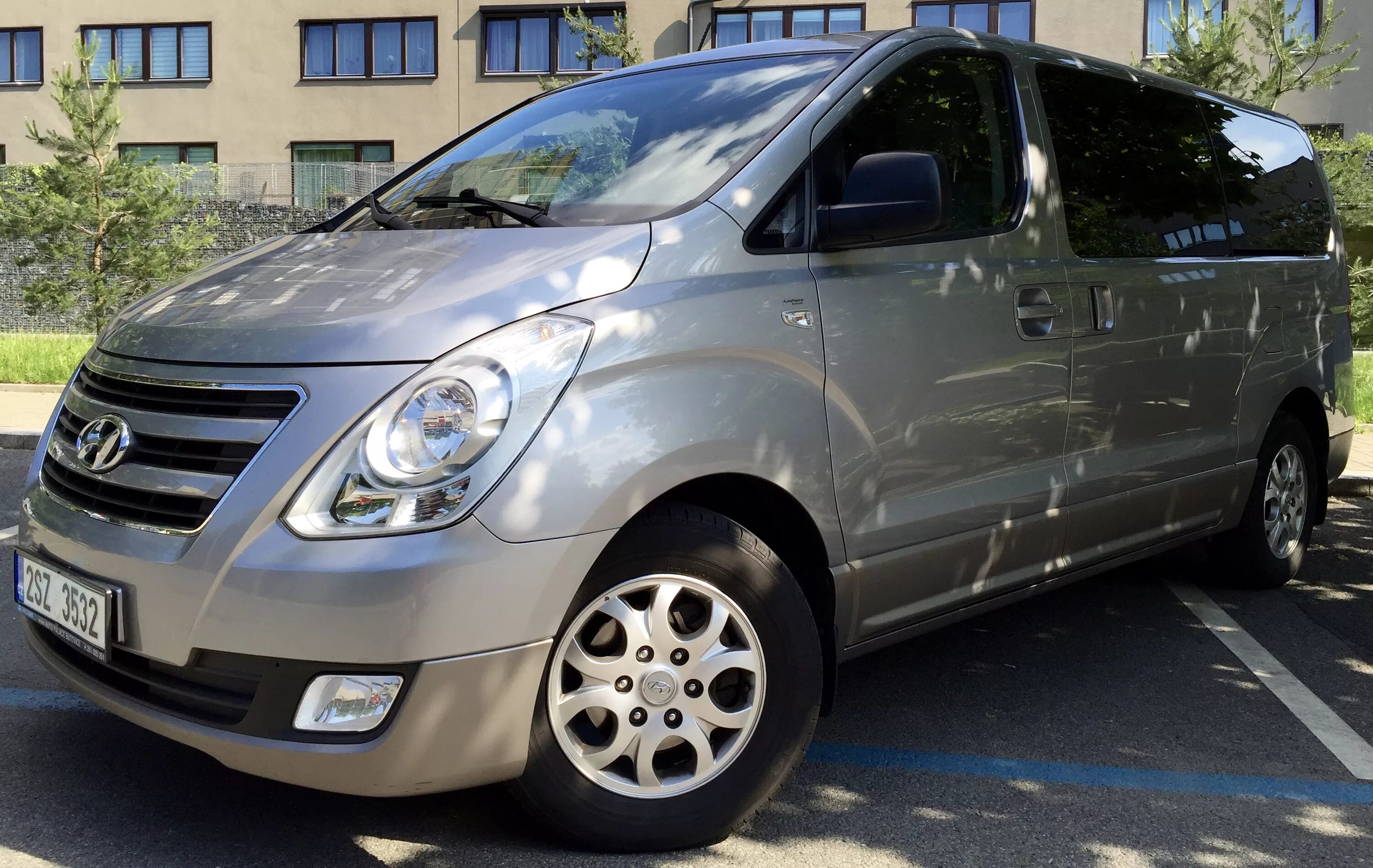 Hyundai h-1 2012 года. Хендай а икс 55 код краски серебристого цвета. Hyundai h-1 (8), а809хс126. Хендай паркетники 1995 - 2010. Hyundai h1 2015.