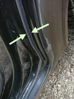 Приклеить уплотнитель двери