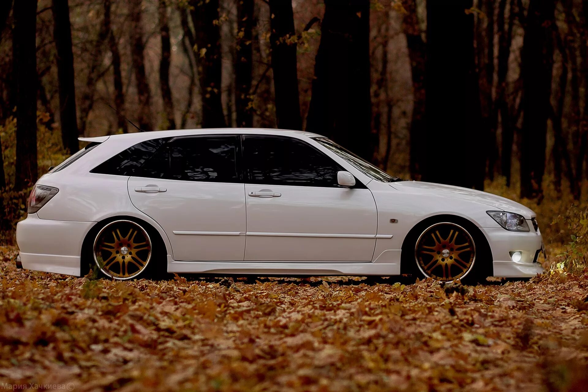 Шины тойота алтезза. Toyota Altezza. Тойота Алтезза Гита. Тойота Альтеза универсал. Toyota Altezza Wagon.