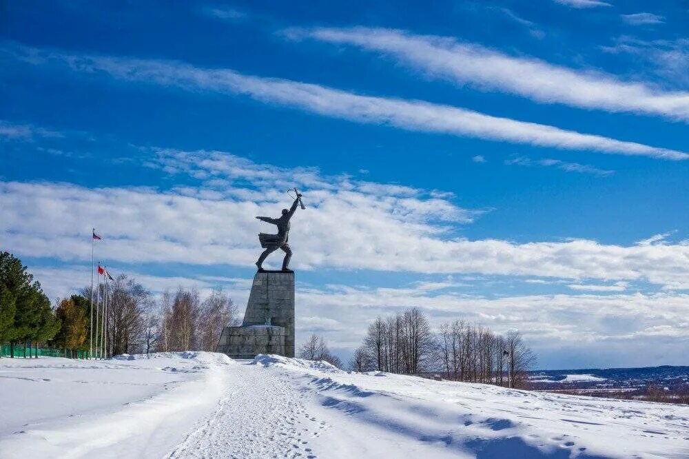 Памятник в яхроме. Памятник Перемиловская высота в Яхроме. Перемиловская высота в Яхроме. Памятник в Яхроме на Перемиловской высоте. Перемиловская высота Дмитров.