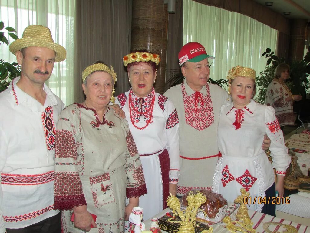 Трикотажные ночные сорочки. Белорусские традиции трикотаж. Белорусские традиции трикотаж. Обряды и обычаи белорусов. Костюм из льна для полных.