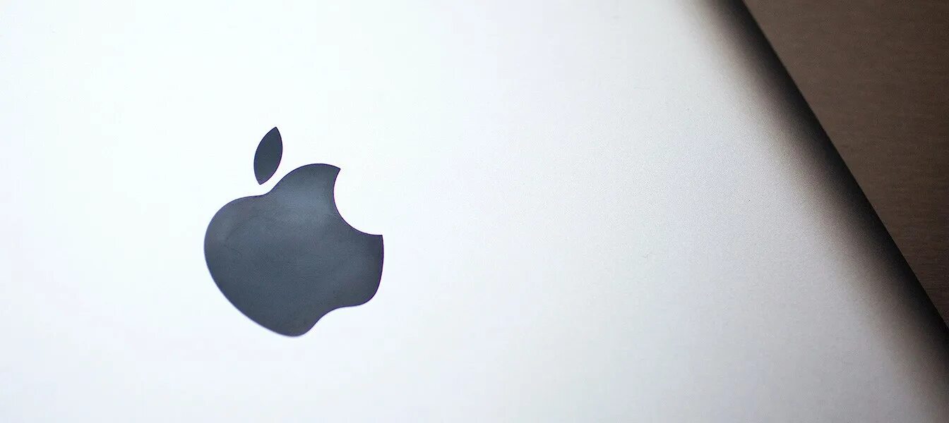 Эпл яблоко айфон. Айфон 14 фиолетовый. Яблоко маркетинг. Яблоко nothing shop. Nothing apple.