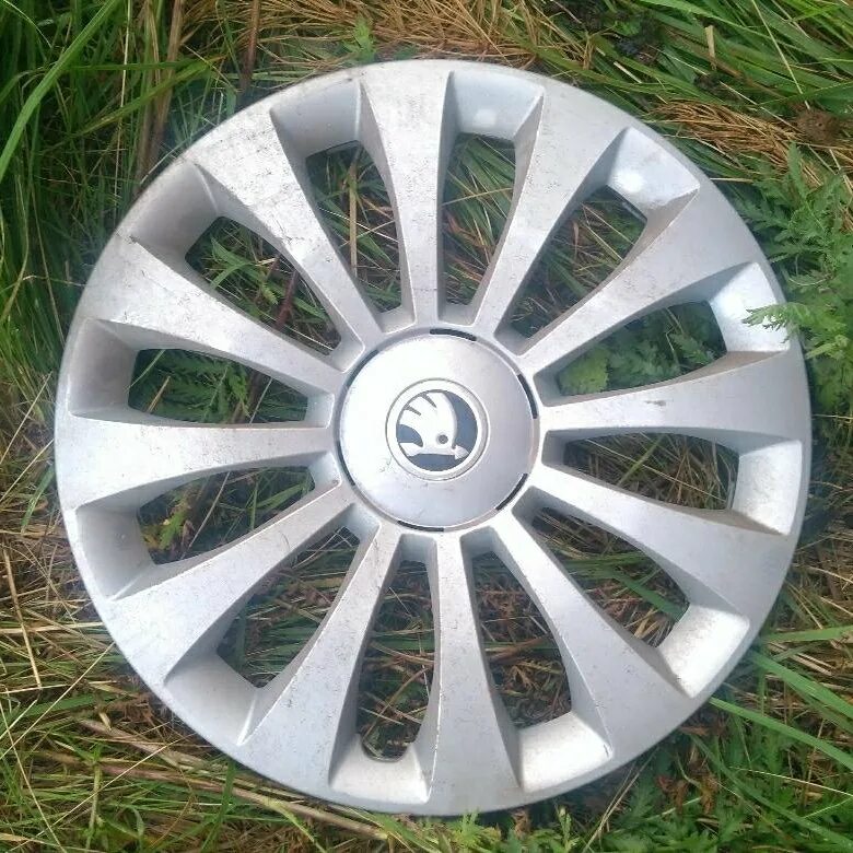 Как снять светоотражающие колпаки шкода рапид Колпаки колёс Skoda Octavia A5 Mk2, 1,6 л, 2013 года аксессуары DRIVE2