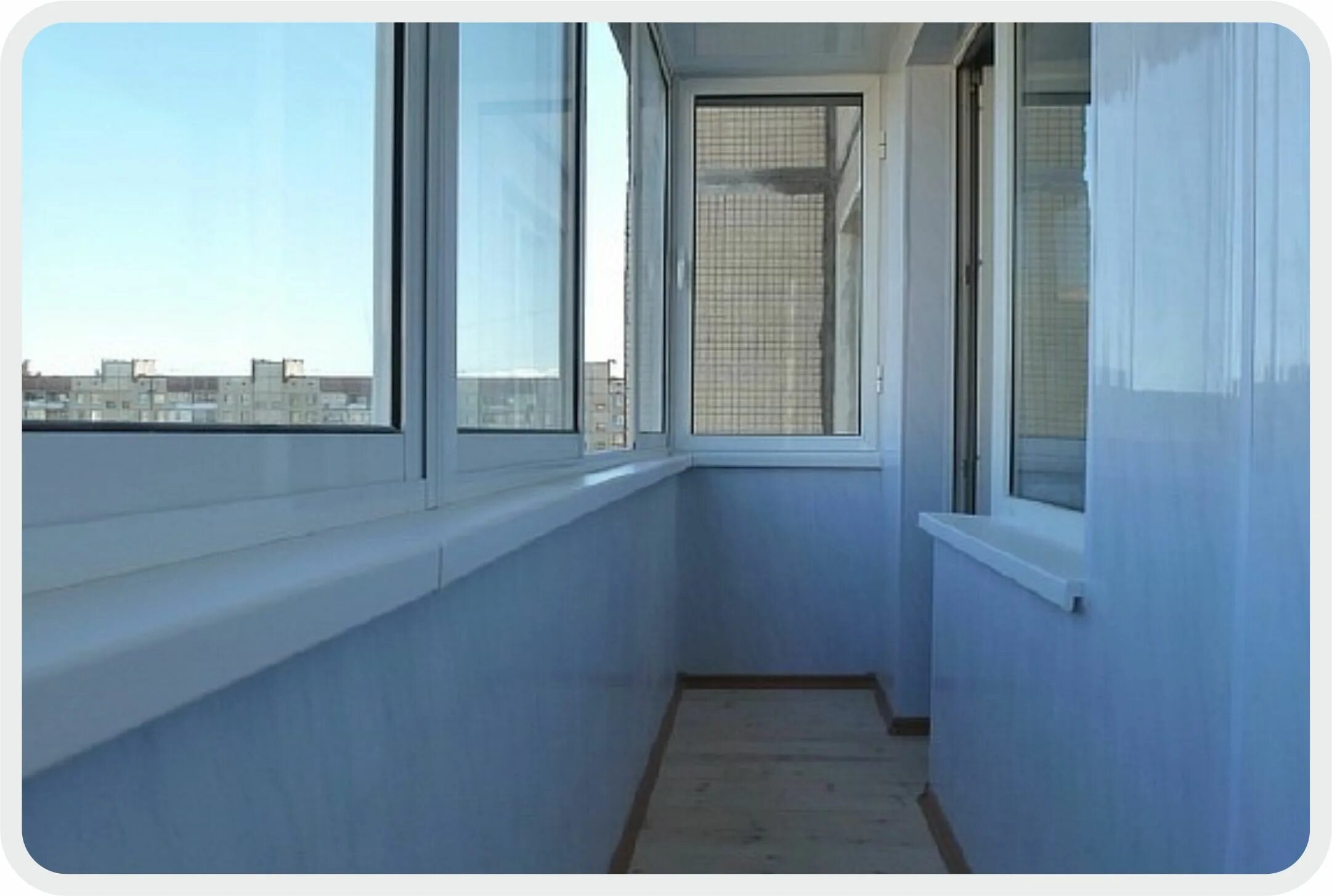 Отделка балкона панелями. Пластиковый балкон. Балкон пластиковый с отделкой. Отделка балкона пластиком. Балкон 22