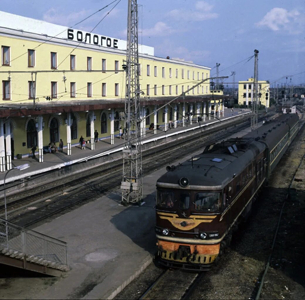 Жд станция бологое. Станция жд вокзал бологое. Жд станция бологое московское. Жд станция бологое. Бологовский железнодорожный вокзал.