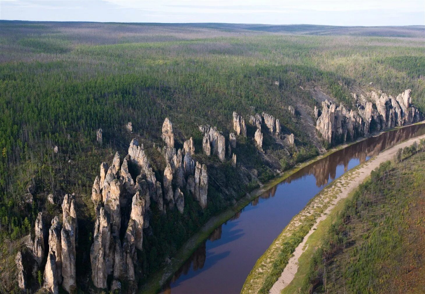 Якутия. Природный парк Ленские столбы. Река Лена Ленские столбы. Национальный парк “Ленские столбы”, Якутия. Река Лена Якутия Ленские столбы.