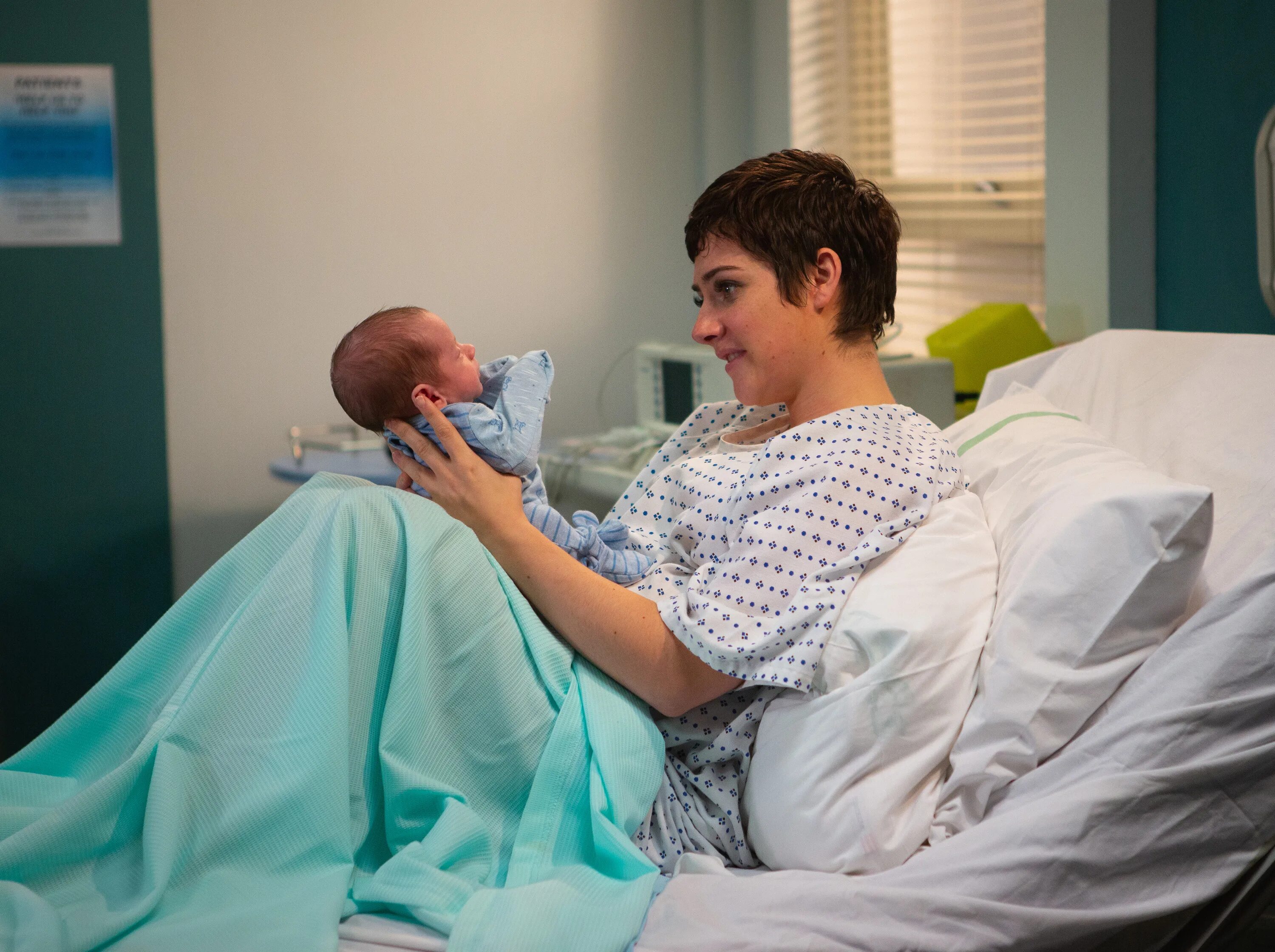 Беременность и эфирные масла. Into labor. Into labor. Into labor. Гармоничная беременность.