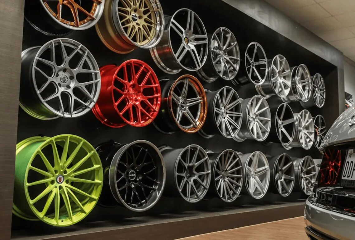 Диски литье. Rotiform r20. Как выбрать литые диски. Куча автомобильных дисков. Как выбрать литые диски.