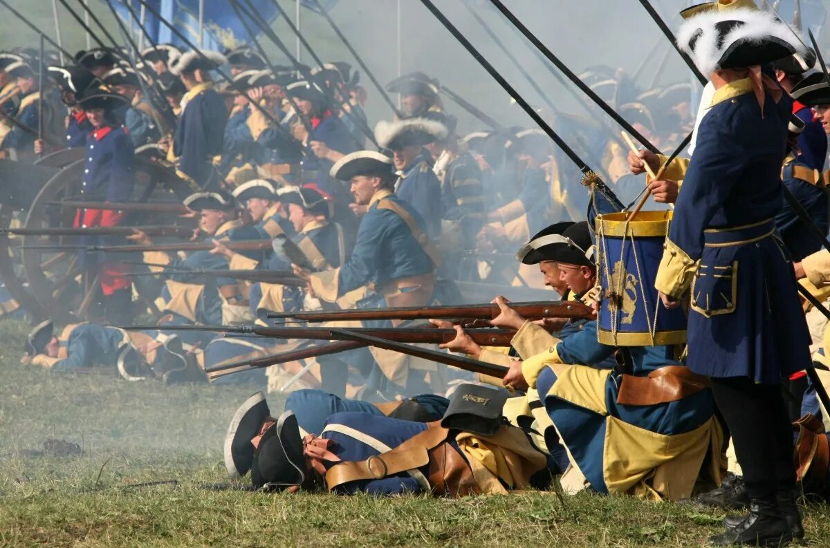 Битва вооруженных. Полтавская битва 1709. полтавская битва армия шведов. петр 1 полтавская битва. полтавская битва разгром шведской армии.