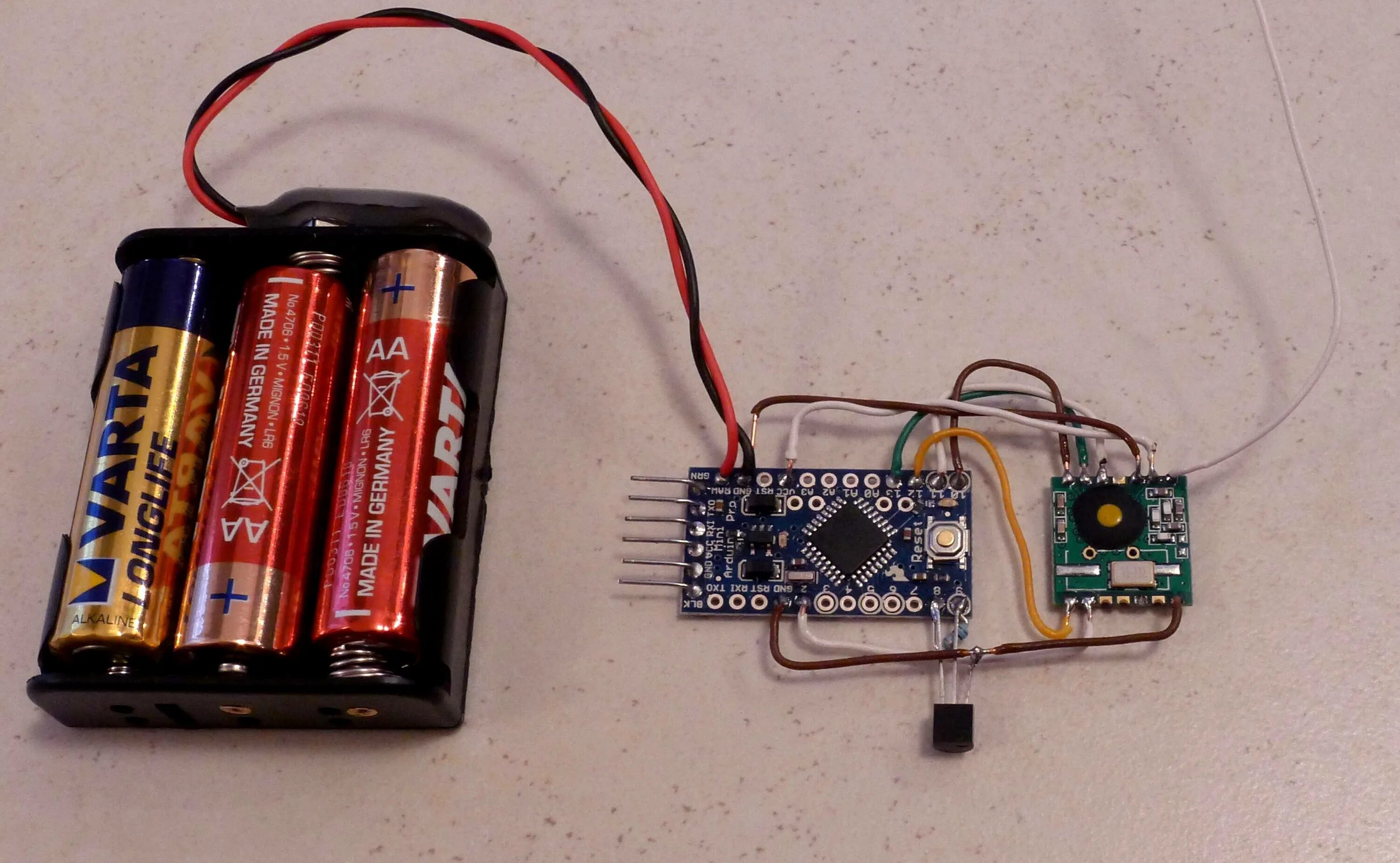 Батарейка для ардуино. Пальчиковых. Ардуино нано от 18650. 5v aa. Работает от двух батареек.