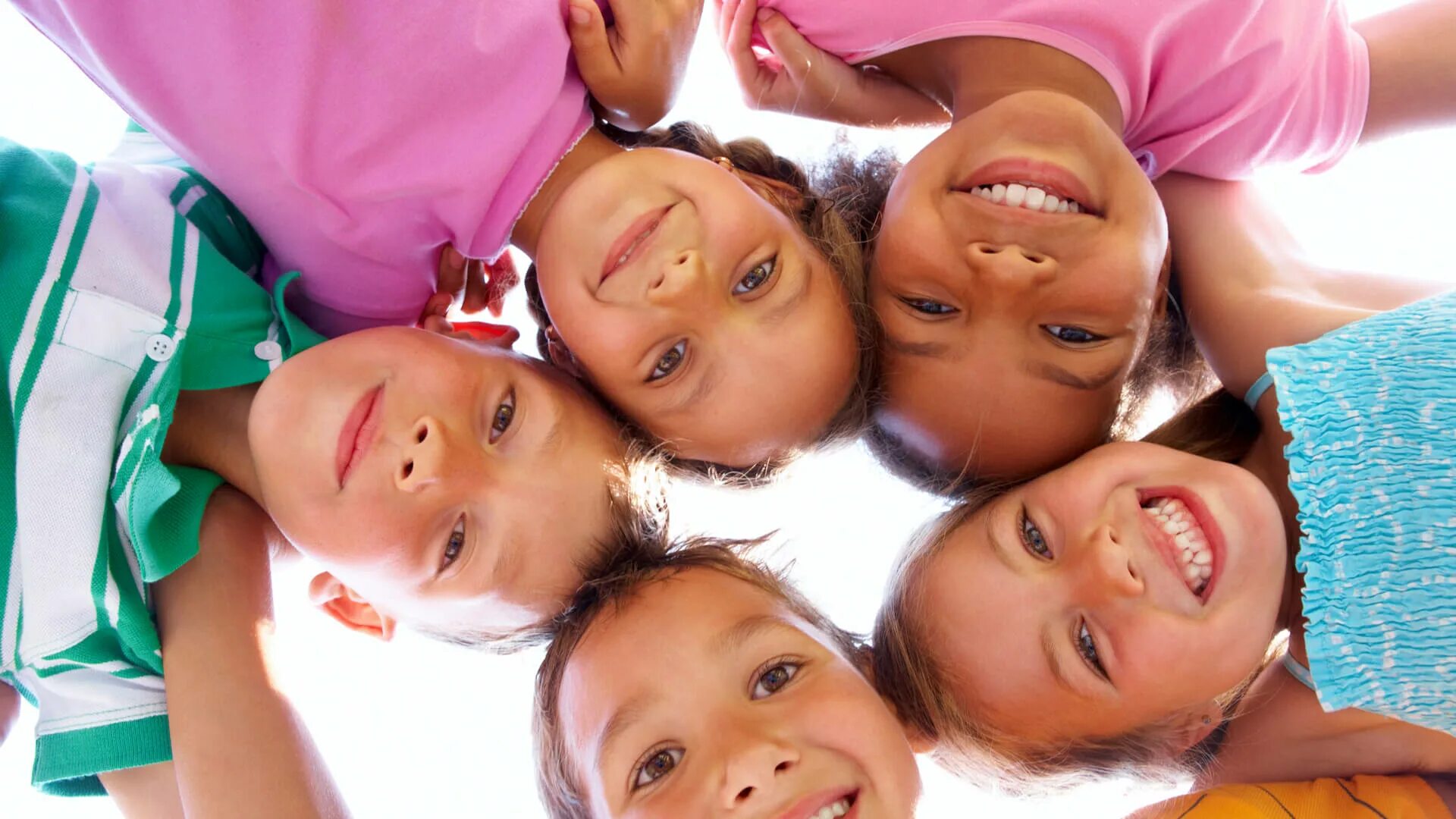 дети по возрастанию. дети разных возрастов час. группа детей. дети разных национальностей читают книги. дети разных возрастов.