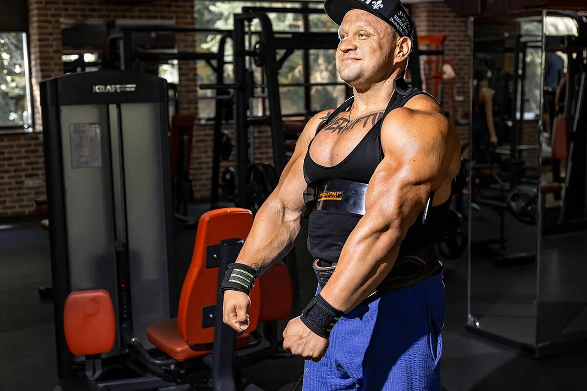 Армбластер изолятор. Ремень на бицепс. Армбластер бицепс бластер. Армбластер для бицепса. Армбластер для бицепса.