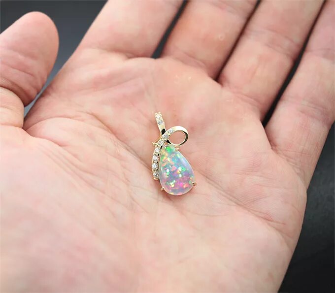 Золотые подвески с опалом. Кулон золотой с опалом. Подвеска с опалом в золоте. Кулон золотой с опалом. Золотой кулон с опалом.