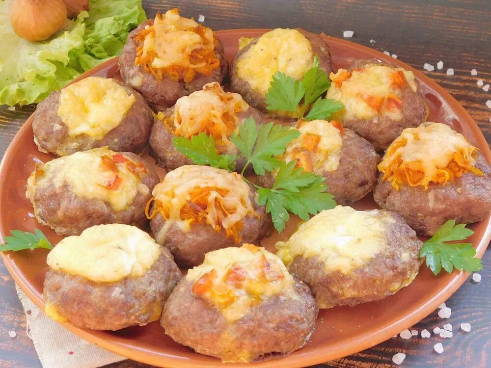 Что приготовить из фарша пп. Гнездышки из фарша. мясные гнезда. мясные гнездышки с сыром. фаршированные гнезда из фарша.