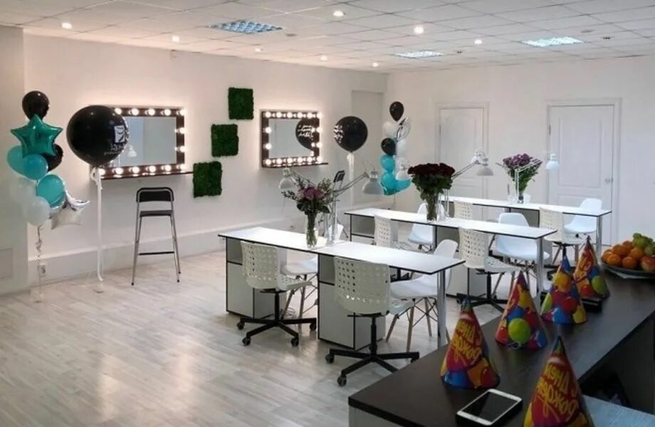 Инди бьюти коворкинг. Бьюти коворкинг москва. Проспект королева 6г artel. Зона ожидания в бьюти коворкинге. Коворкинг питер бьюти.