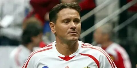 Аленичев футболист